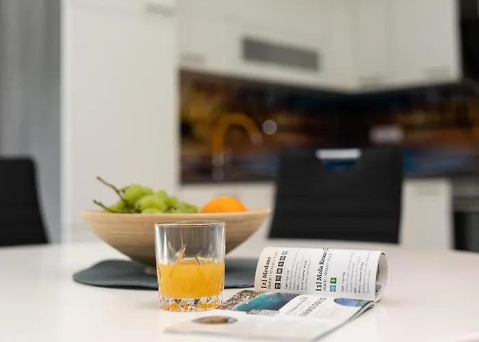 George Z Ogrevanim Bazenom In Vrtno Kuhinjo Willa *